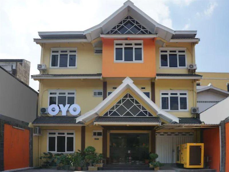 Urbanview Hotel Pondok Anggun Yogyakarta By Reddoorz Maguwo Extérieur photo