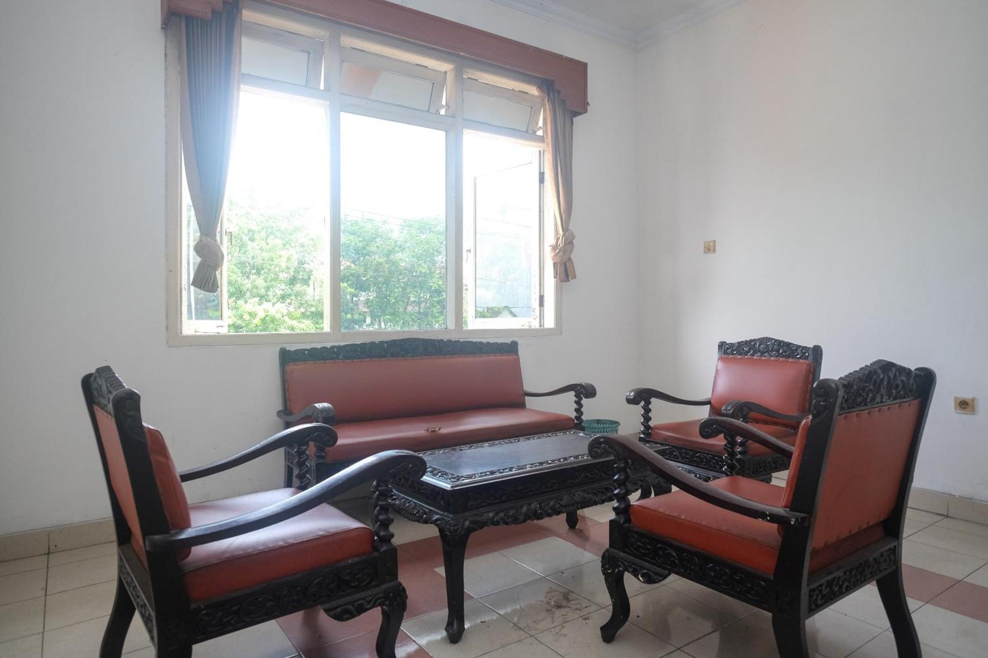 Urbanview Hotel Pondok Anggun Yogyakarta By Reddoorz Maguwo Extérieur photo