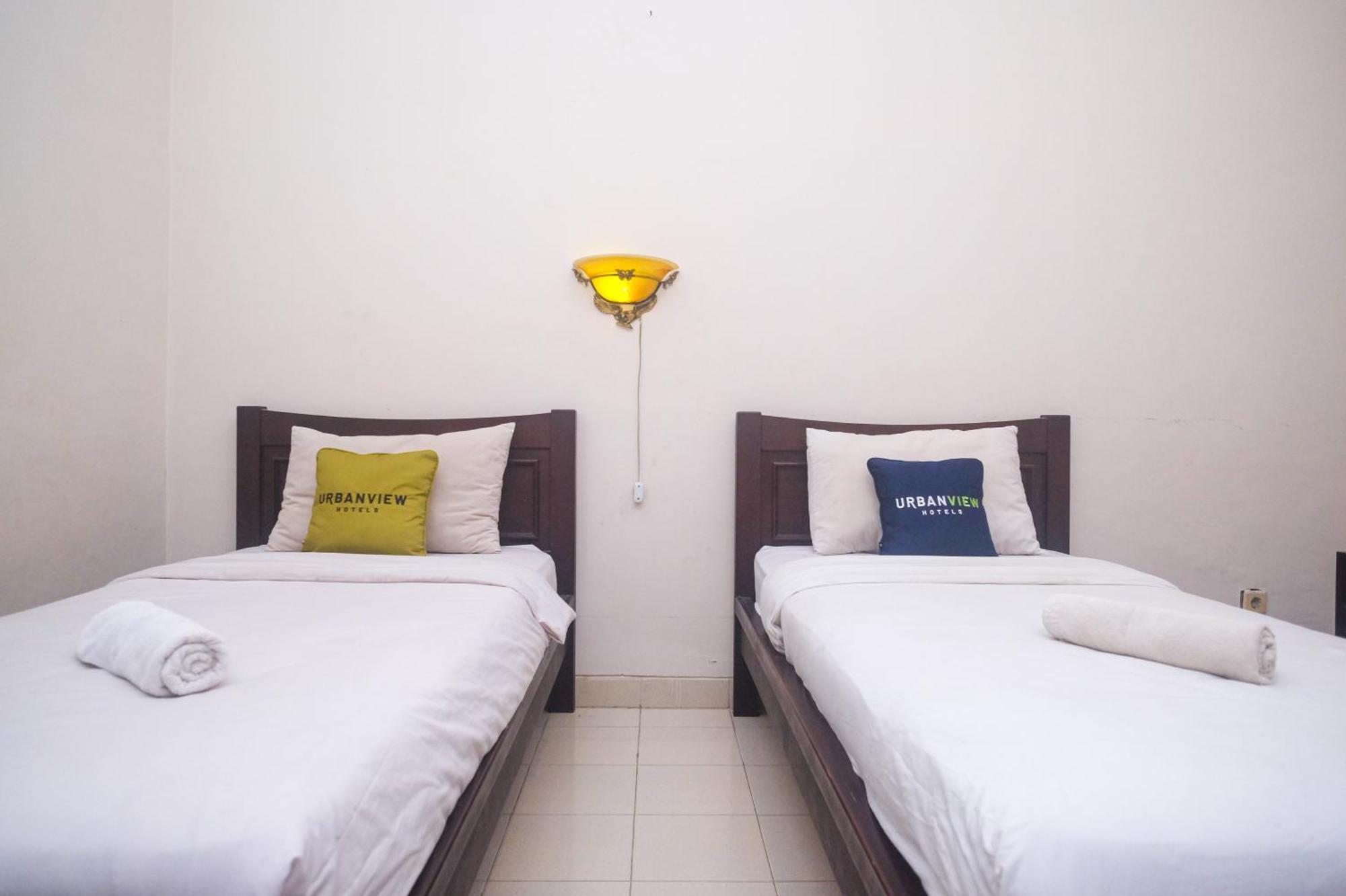 Urbanview Hotel Pondok Anggun Yogyakarta By Reddoorz Maguwo Extérieur photo