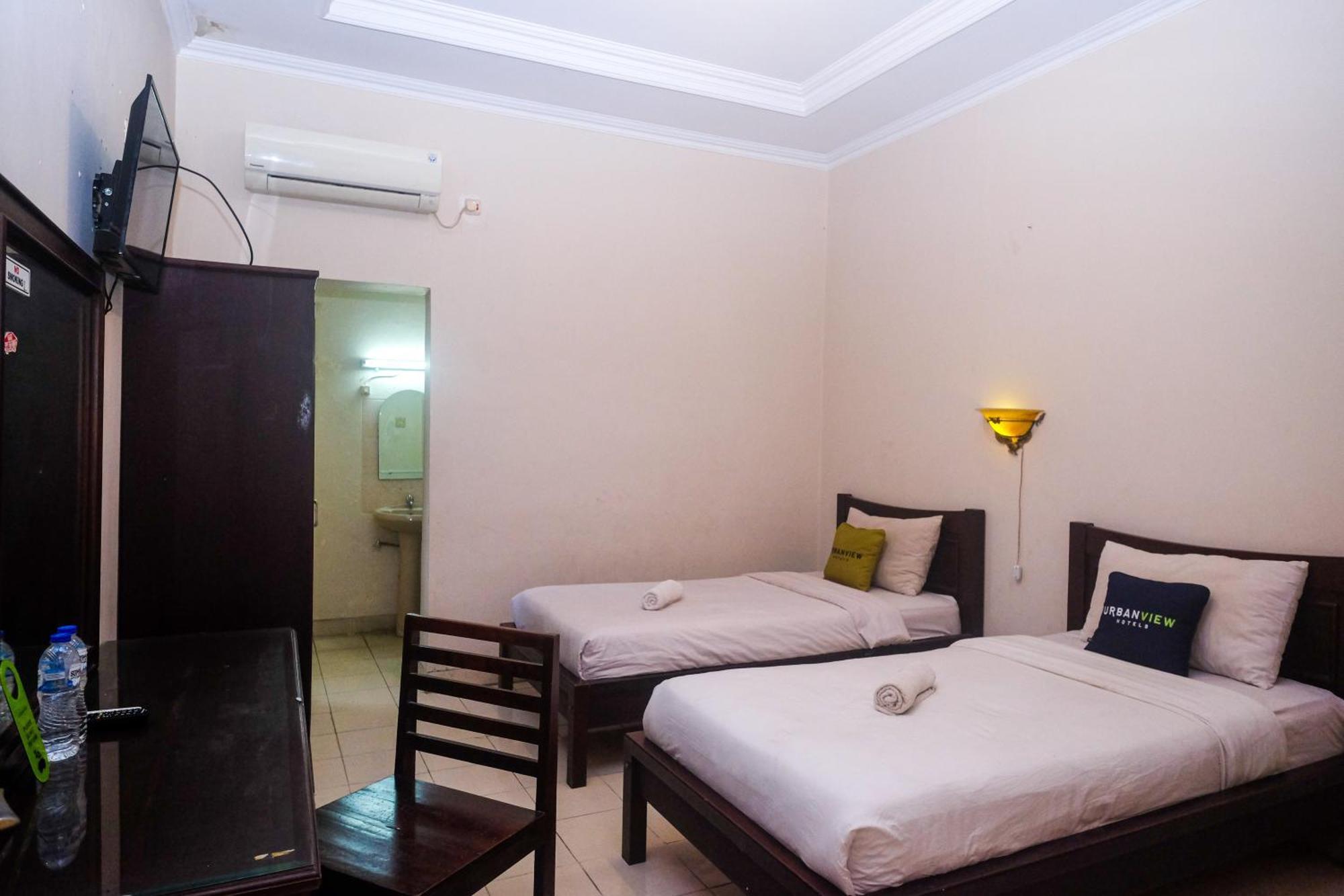 Urbanview Hotel Pondok Anggun Yogyakarta By Reddoorz Maguwo Extérieur photo