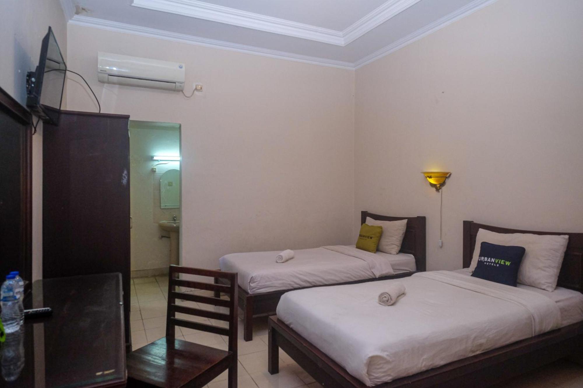 Urbanview Hotel Pondok Anggun Yogyakarta By Reddoorz Maguwo Extérieur photo
