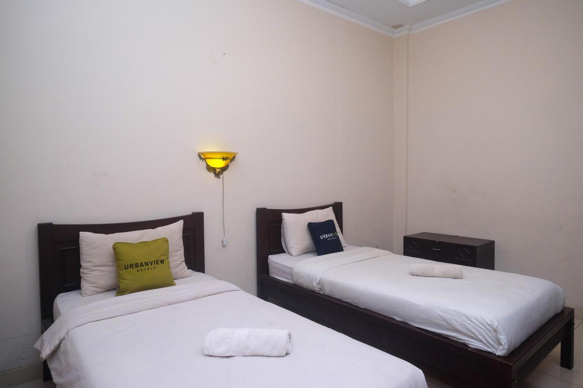 Urbanview Hotel Pondok Anggun Yogyakarta By Reddoorz Maguwo Extérieur photo