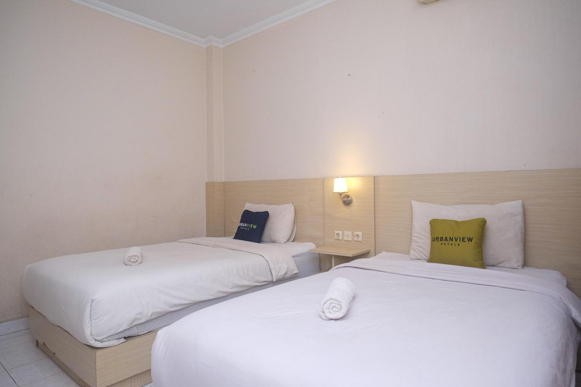 Urbanview Hotel Pondok Anggun Yogyakarta By Reddoorz Maguwo Extérieur photo