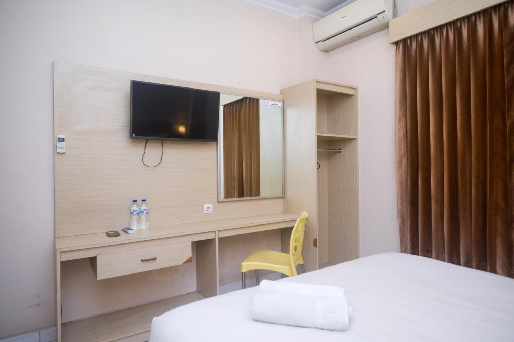 Urbanview Hotel Pondok Anggun Yogyakarta By Reddoorz Maguwo Extérieur photo